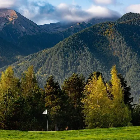 Luxury Pirin Golf & Country Club בנסקו